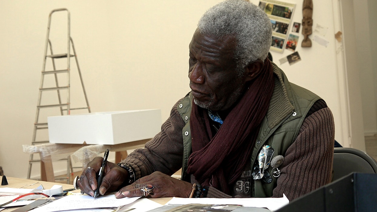 ART-at-Berlin---Courtesy-of-Barbara-Wien---Georges-Adeagbo-Portrait---Foto-Petra-Graf