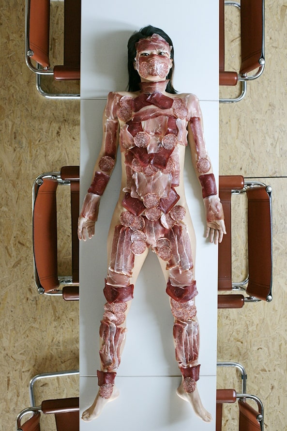 ART at Berlin - aquabitArt Galerie - Mirae kh RHEE - Fleischfreude Self-Portrait_2009-min