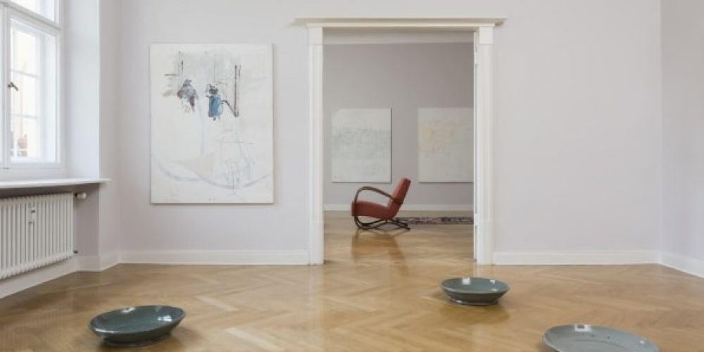 Lesung: Nina Jäckle aus „Stillhalten“ in der Ausstellung Chris Newman + Young-Jae Lee | ALEXANDER OCHS PRIVATE | 05.10.2017