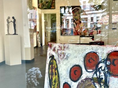 Gallery No. 10: Blick in die Galerie durch das Schaufenster