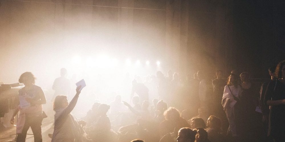 NEWS: Late-Night – Guiseppe Verdi LES VÊPRES SICILIENNES | Zum Krieg in der Ukraine | Tischlerei – Deutsche Oper | 18.03.2022