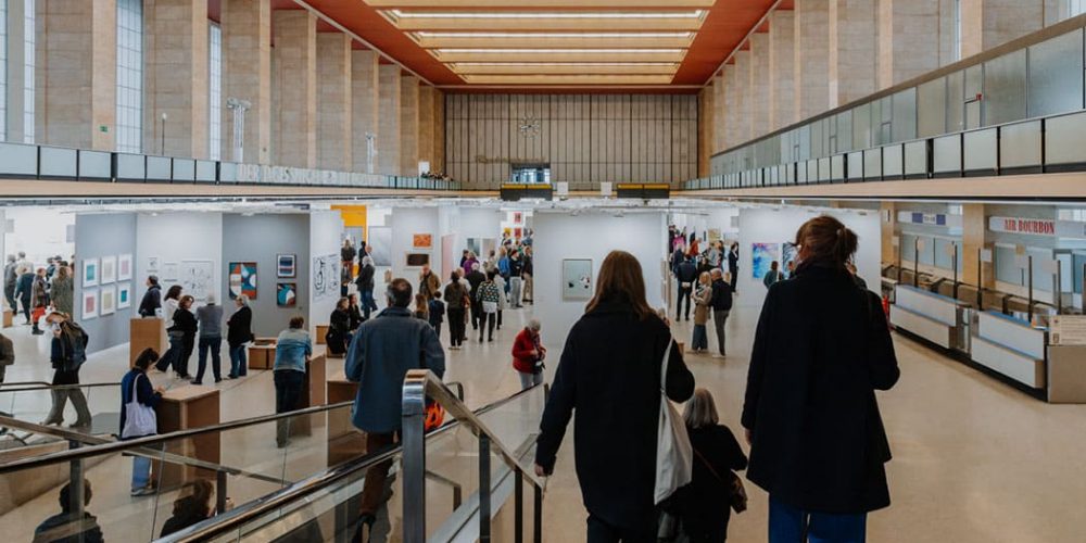 NEWS ++ paper positions berlin: Teilnehmende Galerien 2026 – Flughafen Tempelhof, Haupthalle (Berlin) | 30.04.-03.05.2026