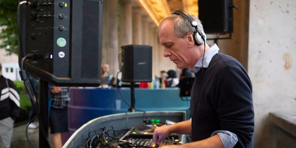 NEWS ++ The Kolonnaden Bar will be open again in 2026 – the Summer Festival by Vagabund brings music, culture and diversity to Berlin’s Museum Island | 10.06.–30.08.2026