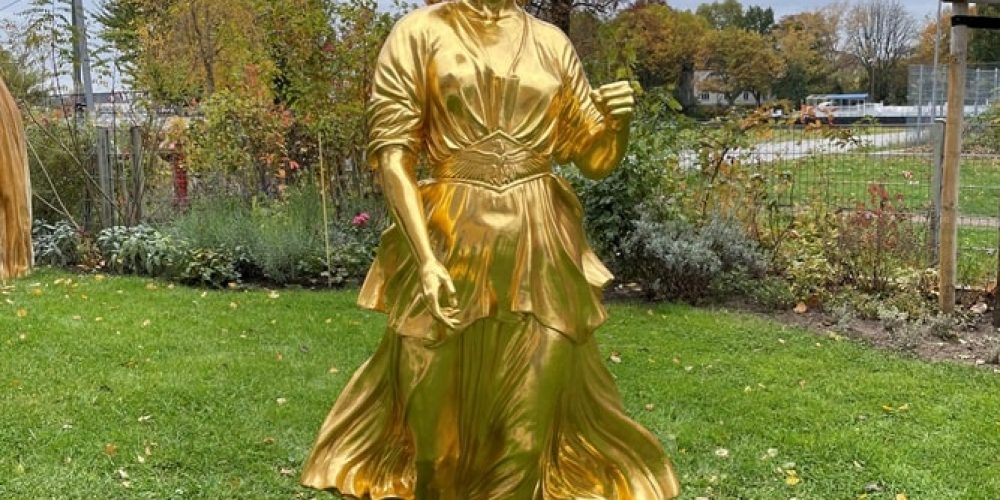 NEWS ++ Alicja Kwade donates sculpture “Goldelse” for sculpture garden – Neue Nationalgalerie | from 13.08.2024