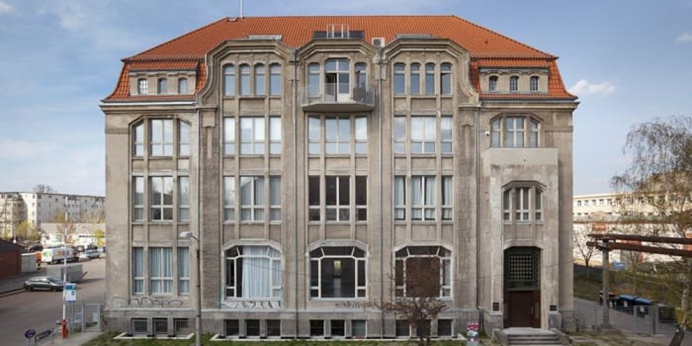 NEWS ++ New venue for digital photography, video, scanography and AI-generated images: Former Stasi headquarters becomes art association Villa Heike e.V. (Berlin) | 26.03.–02.05.2026