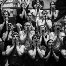 NEWS ++ Uraufführung: Marcos Morau. Wunderkammer – Komische Oper Berlin @Schillertheater | 31.10.2025